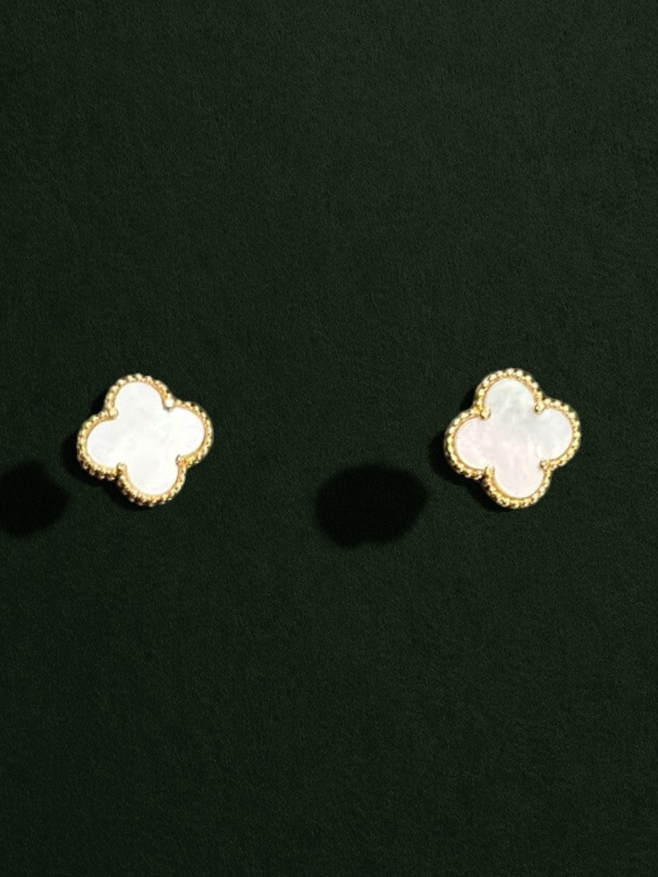 10 CLOVER NECKLACE