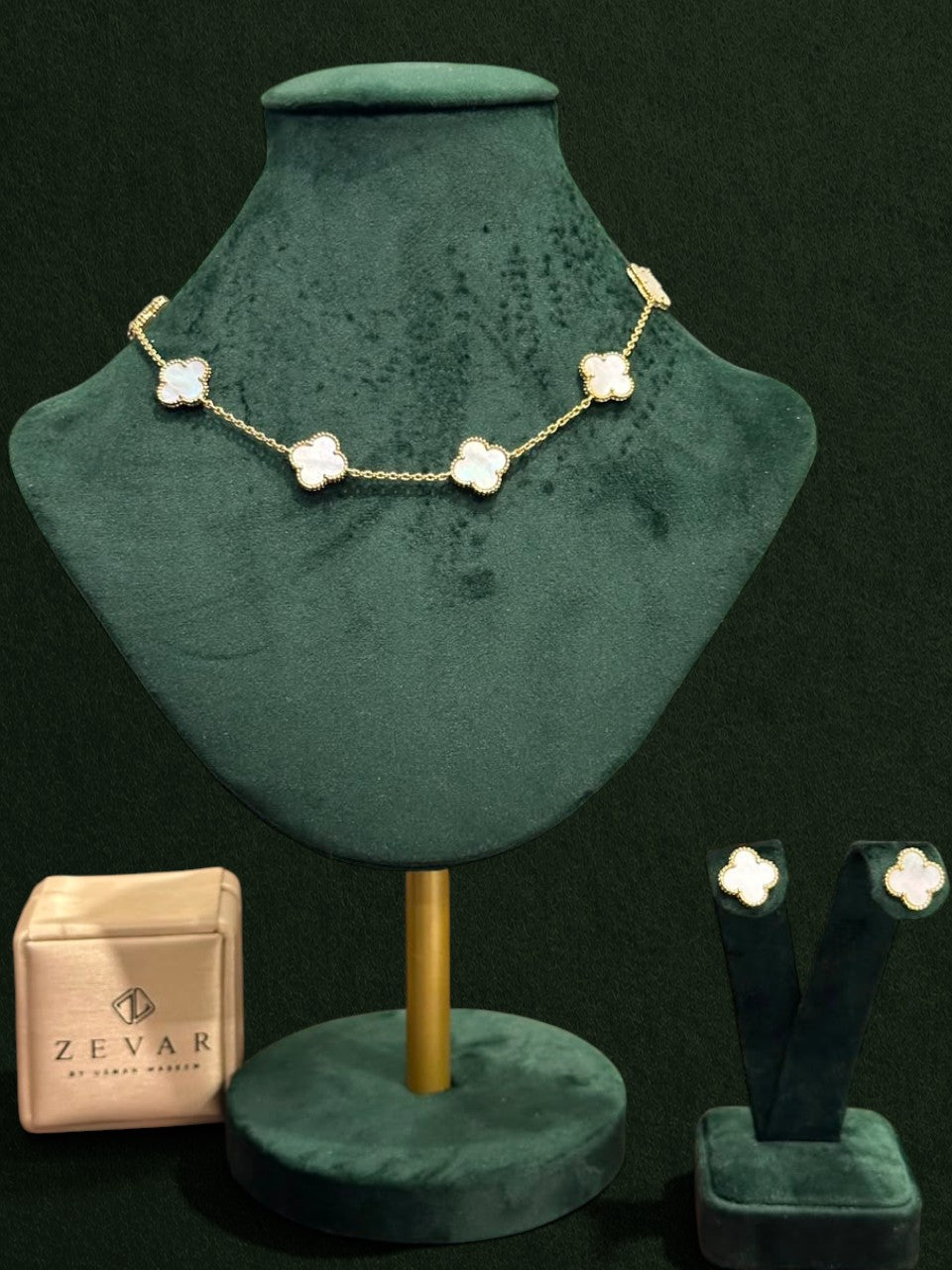 10 CLOVER NECKLACE